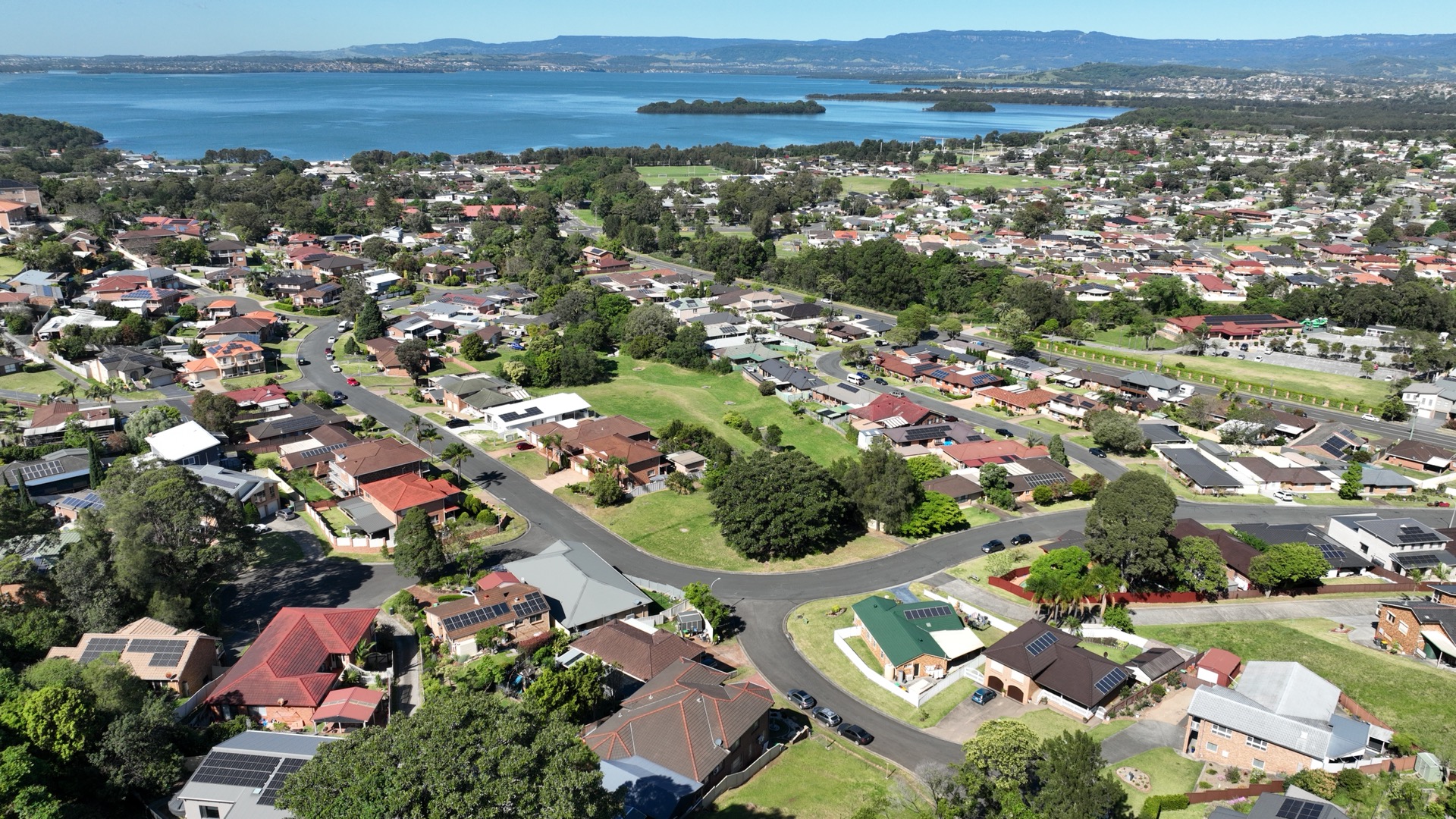 Lake Illawarra panoramic view from Berkeley