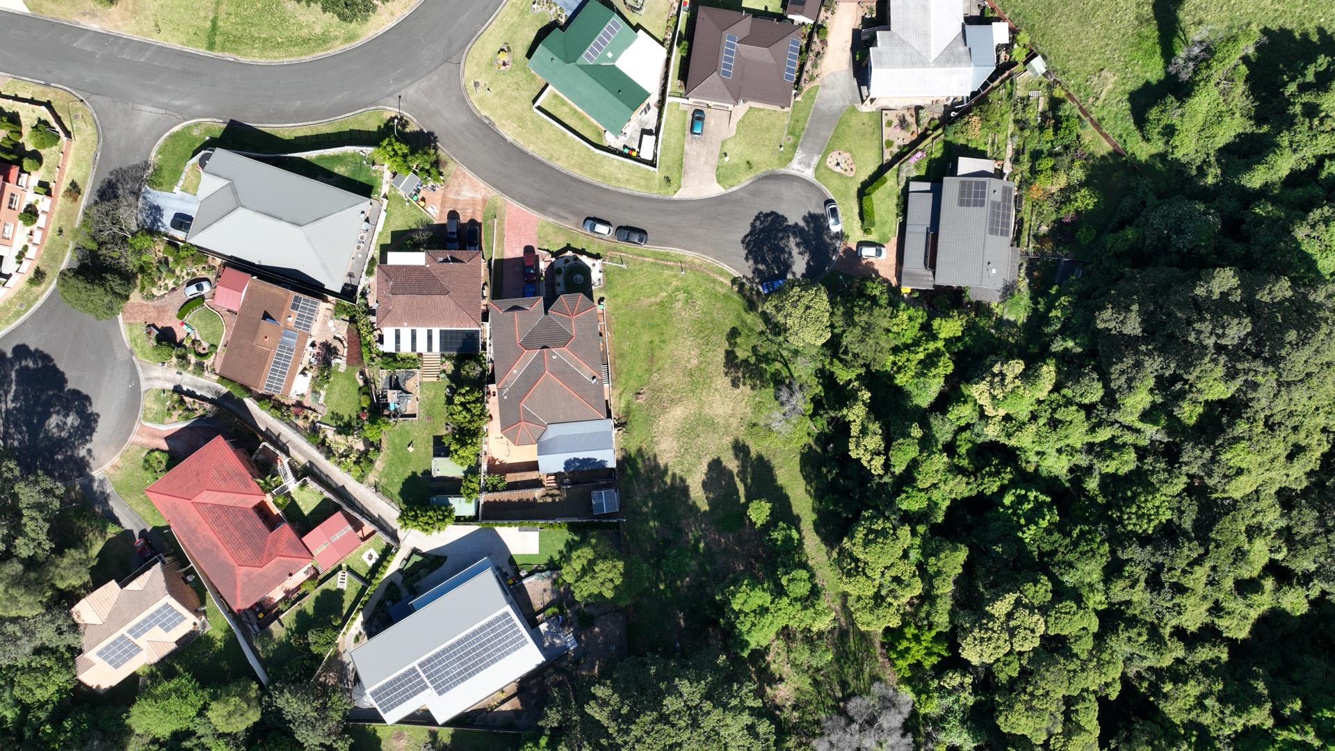 Top-down aerial view of Emperor Court and Emperor Court cul-de-sac